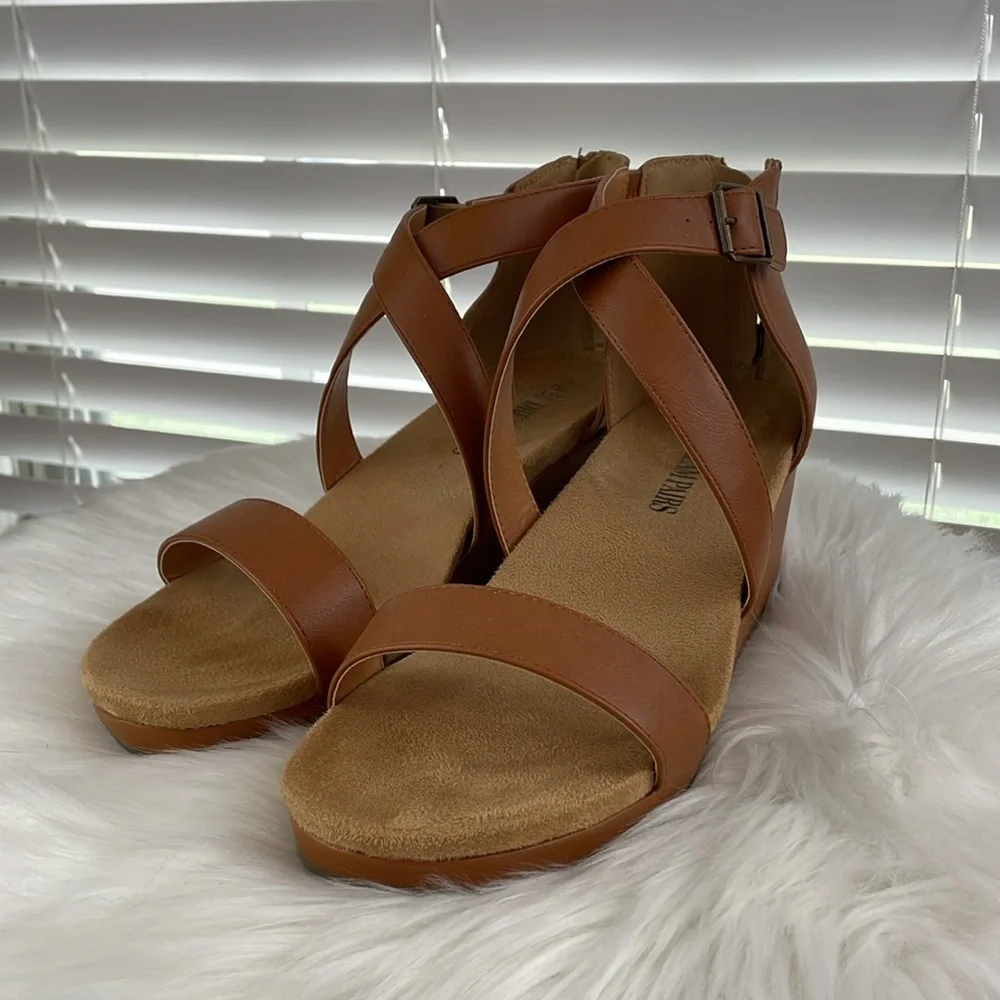 Dream Pairs Tan Wedge Sandals with Crisscross Straps 10
